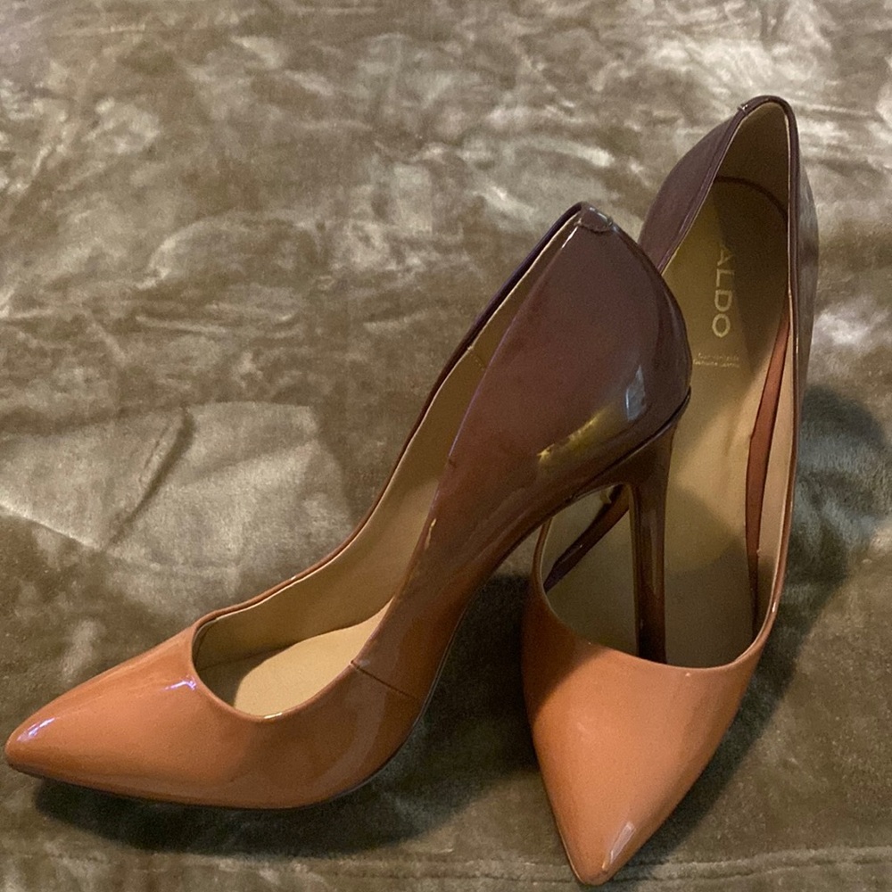 Size 10, Brand New…… Aldo 4in heel.